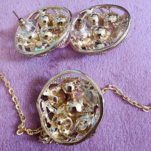 Beautiful Gemstone Necklace Set - Picture 8 of 10